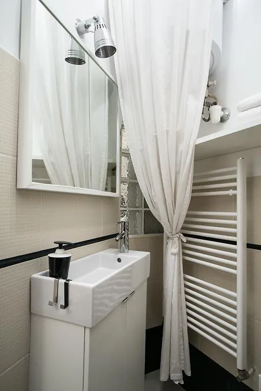בודפשט Mono Apartments 0*,  הונגריה